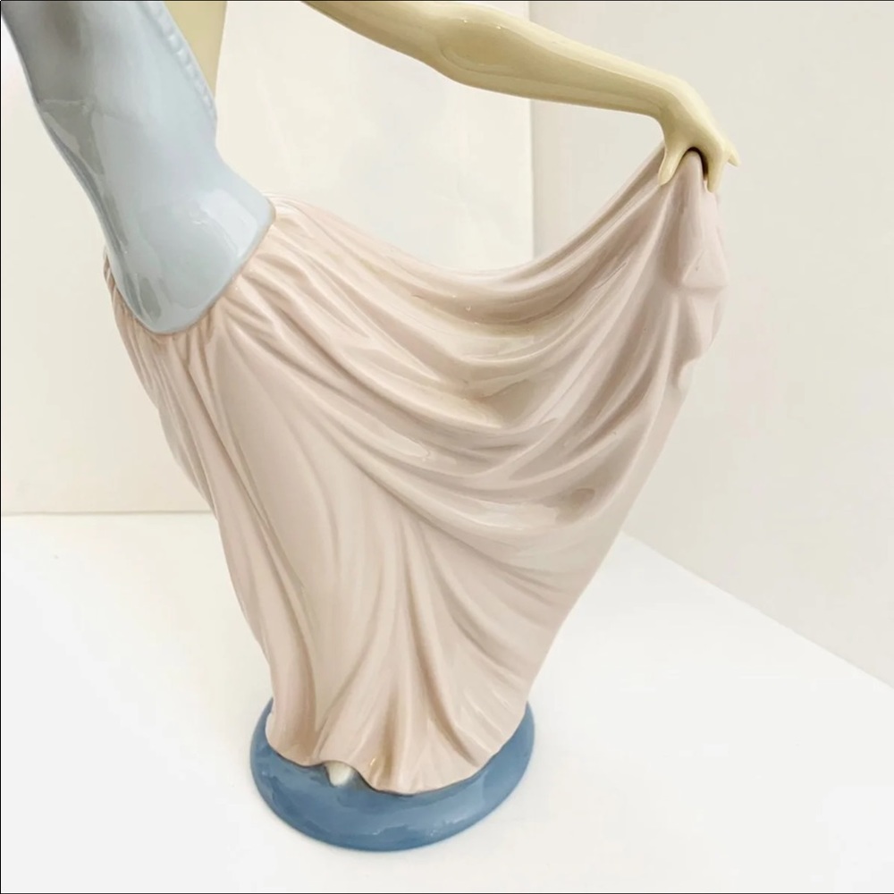 🌟Lladro “Dancer”🌟 - Picture 3 of 9